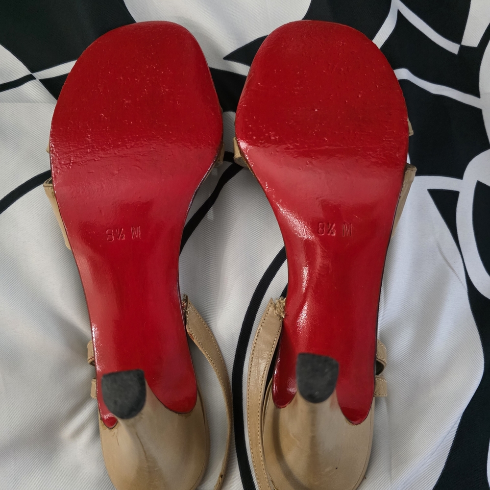 Elegant Tan and Red Women's Heels - Picture 5 of 8